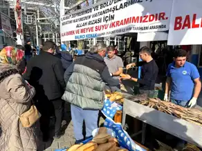 Beylikdüzü'nde Torunu İçin Balık Ekmek Dağıtımı