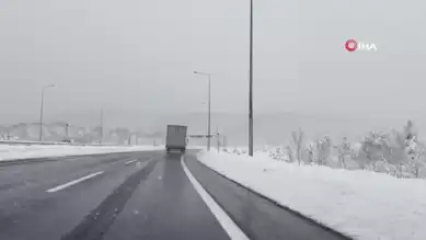 Dağ Geçidinde Kar Yağışı: Ulaşım Normal
