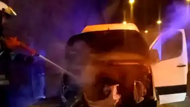 Bolu Dağı Tünelinde Minibüs Yanı Verdi!