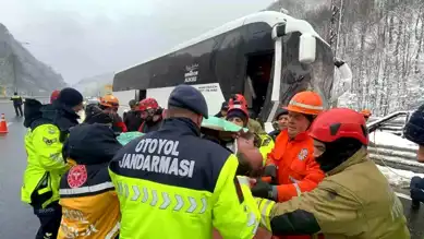 Bolu Dağı'nda Kar Yağışı Otobüs Kazasına Neden Oldu