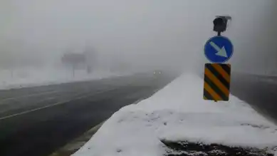 Bolu Dağı'nda Yoğun Sis: Görüş 20 Metreye Düştü!
