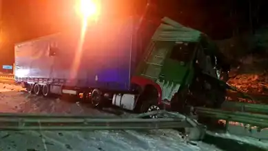 Bolu-Mengen Yolunda Tır Kazası: Trafik Kapatıldı!