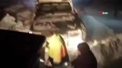 Karla Kaplı Yaylada 12 Kişi Kurtarıldı