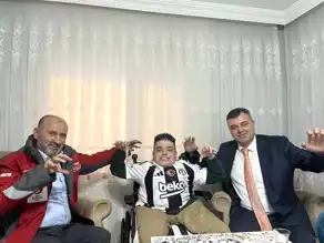 Engelli Öğrencilere Sürpriz Beşiktaş Forması