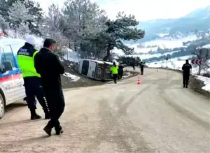 Bolu'da İşçi Servisi Kazası: 22 Yaralı