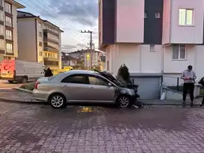 Bolu'da Park Halinde Yanmış Araç