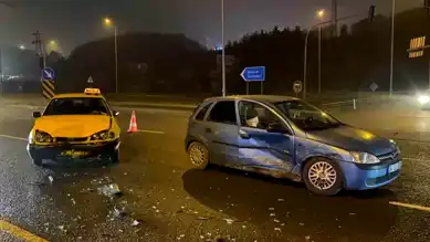 Bolu'da Abant Kavşağı'nda 3 Yaralı Trafik Kazası