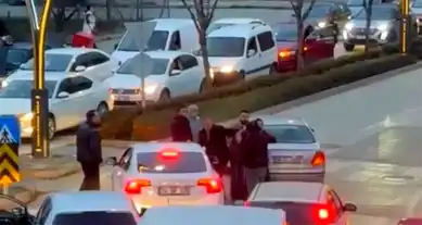 Bolu'da Yaya Geçidi Kavgası: Trafik Kilitlendi