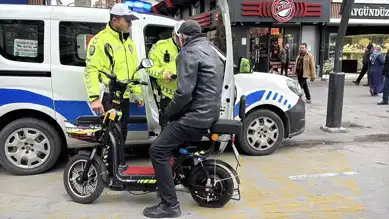 Yaya Güvenliği İçin Şehir Merkezinde Trafik Denetimi