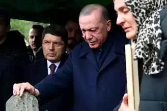 Erdoğan'ın Gözyaşlarına Boğduğu Aile: Yangın Felaketi ve Eski Bir Dostluk