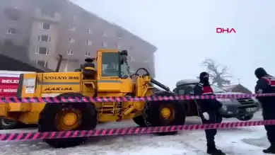 Kartalkaya'da Yangın Sonrası Araçlar Kaldırıldı