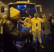Kar Yağışı ve Kazalar Sonrası Otoyolda Horon Şöleni!
