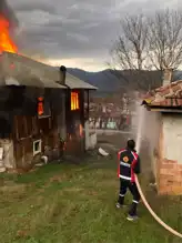 Köy Evi Yangınında Küle Döndü
