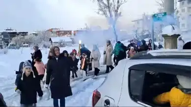 Öğrenciler Öğretmenlerine Sürpriz Öğretmenler Günü Kutlaması Yaptı!