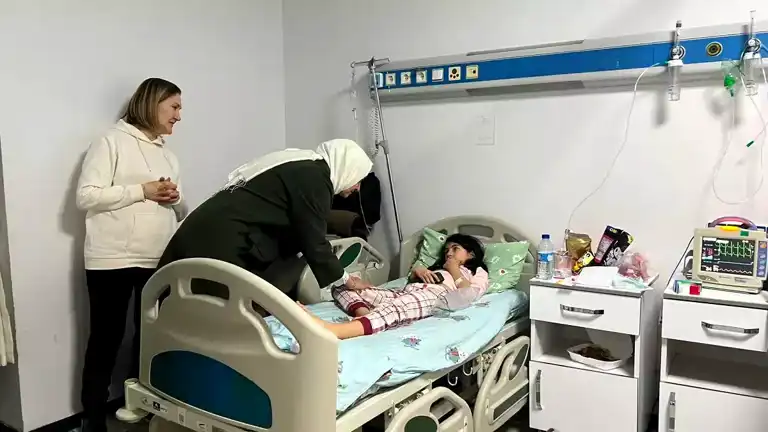 Betül Sayan Kaya, Kartalkaya Yangını Mağdurlarını Ziyaret Etti