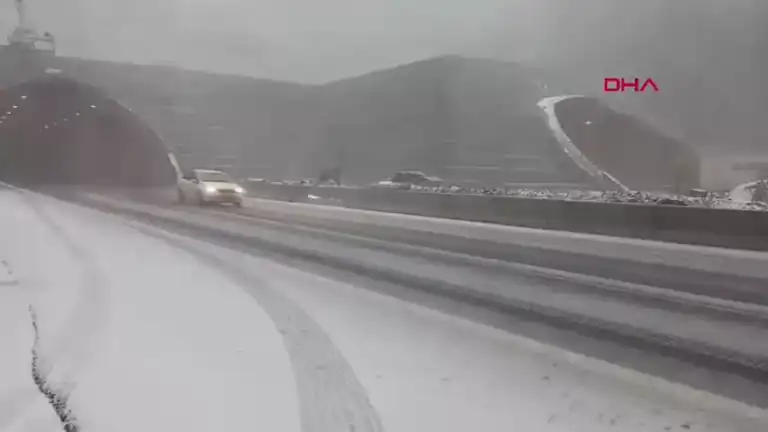 Bolu Dağı'nda Mevsimin İlk Karı