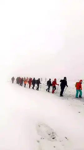 Dağcılar Zorlu Koşullarda Zirveye Ulaştı