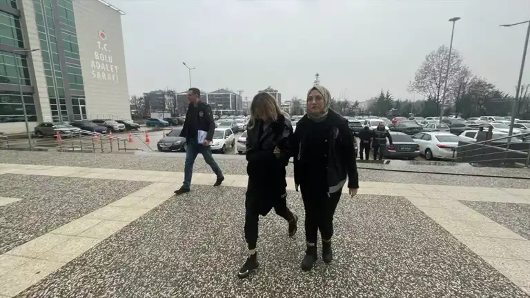 Bolu'da Polis Kimliğine Bürünen Dolandırıcılar Yakalandı