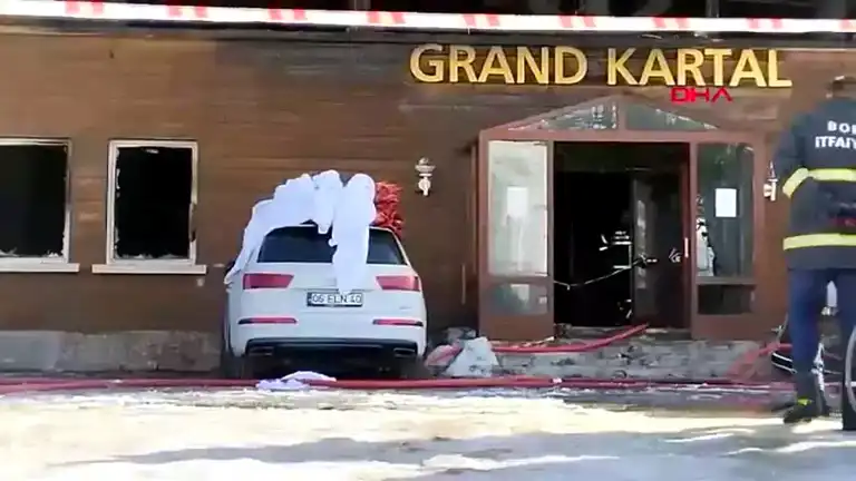 Kartalkaya'da Otelde Yangın! Çökme Tehlikesi
