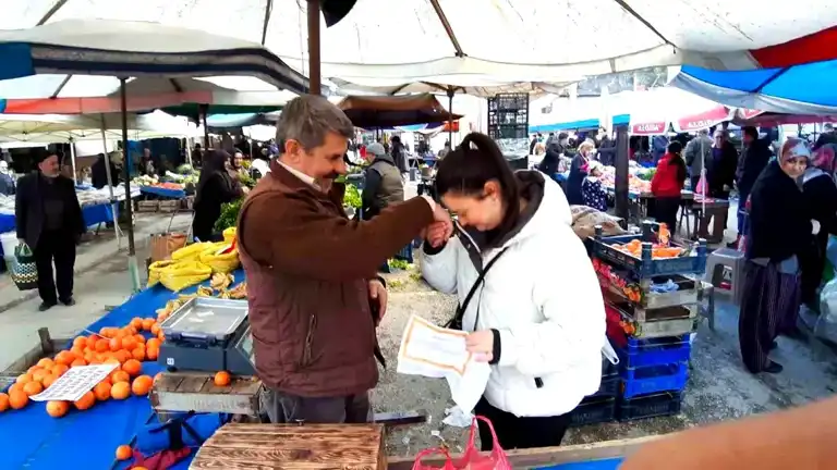 Bolu Mudurnu'nda Öğrencilere Ücretsiz Meyve Desteği