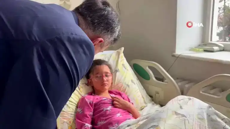 Hastanede ve Evde Karne Sevinci!